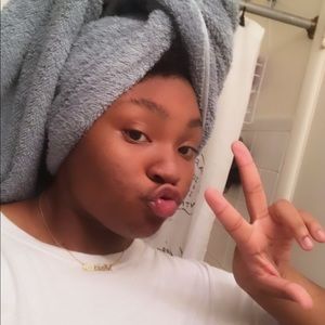 Meet your Posher, Makiah